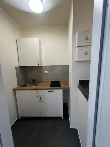 Pronájem obchodního prostoru, Praha - Holešovice, Heřmanova, 23 m2