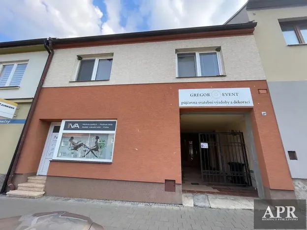 Pronájem obchodního prostoru, Hluk, Hlavní, 200 m2