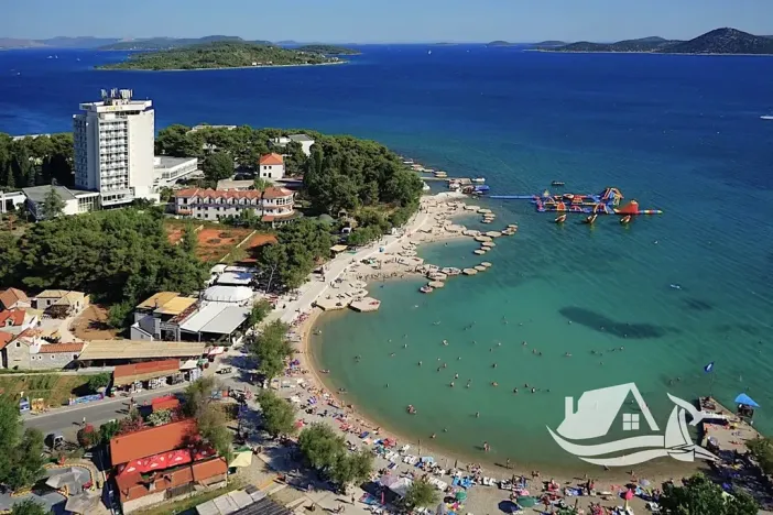 Prodej vícegeneračního domu, Vodice, Chorvatsko, 1230 m2