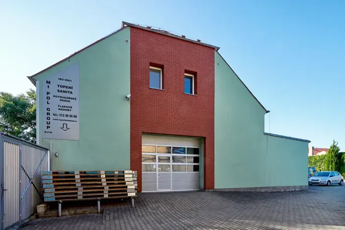 Prodej obchodního prostoru, Kladno, Vrapická, 1614 m2