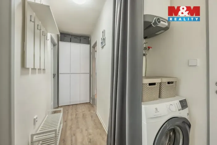 Prodej bytu 3+1, Hostivice, Školská, 61 m2