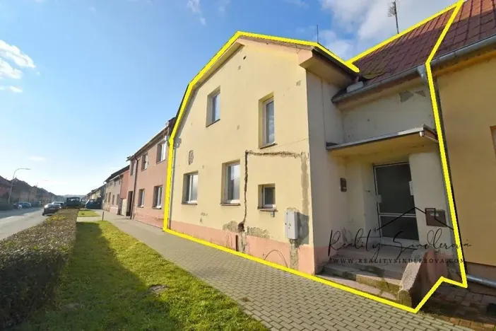 Prodej bytu 3+1, Chropyně, Hrad, 89 m2