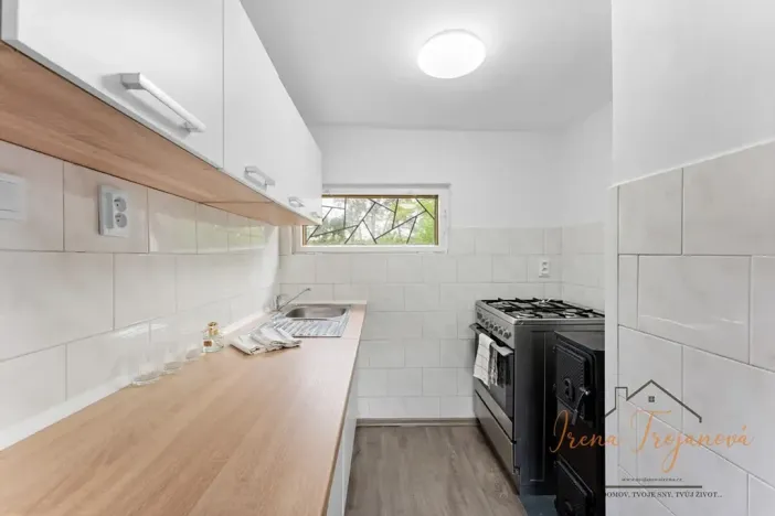 Prodej chaty, Lešany, 45 m2