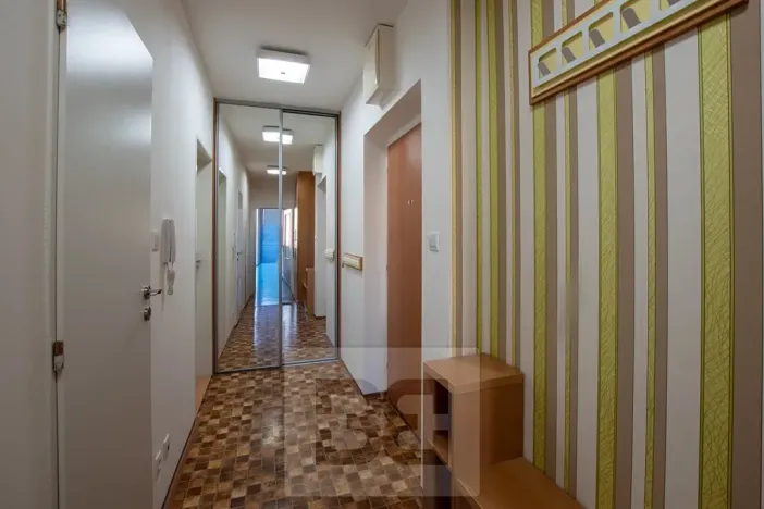 Pronájem bytu 2+kk, Praha - Troja, Hnězdenská, 52 m2