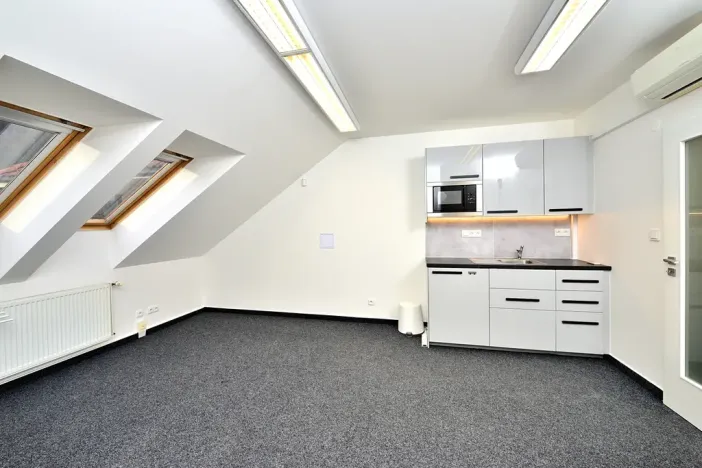 Pronájem kanceláře, Praha - Malá Chuchle, Zbraslavská, 87 m2