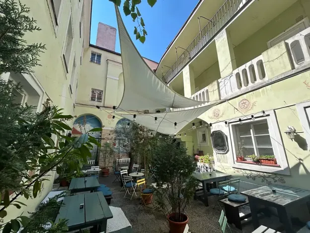 Prodej vícegeneračního domu, Praha, Vlašská, 1011 m2