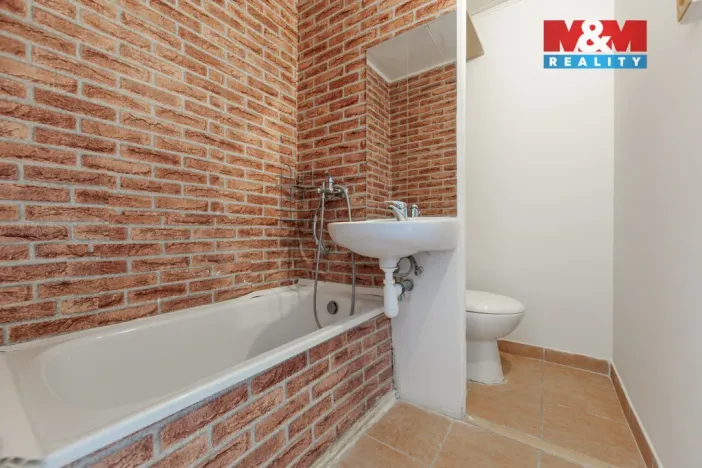 Prodej bytu 1+1, Cheb - Střížov, 37 m2