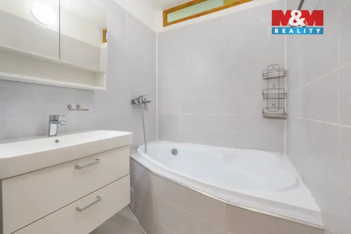 Prodej bytu 3+1, Karlovy Vary - Stará Role, Dvořákova, 83 m2