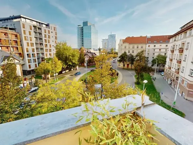 Prodej bytu 2+1, Praha - Holešovice, U Uranie, 55 m2