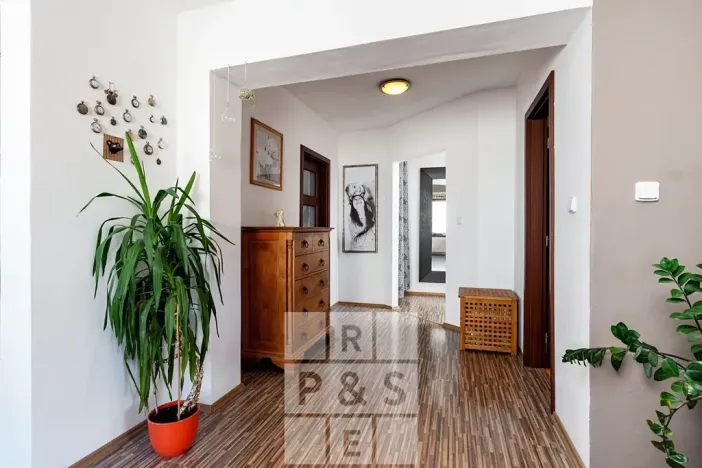 Prodej vícegeneračního domu, Praha - Štěrboholy, Pod areálem, 333 m2