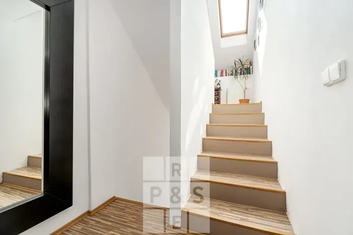 Prodej vícegeneračního domu, Praha - Štěrboholy, Pod areálem, 333 m2