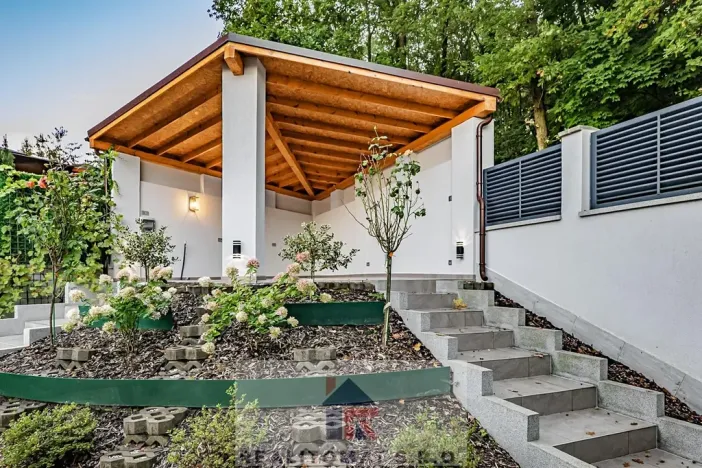 Prodej vily, Praha - Komořany, Pod lesem, 770 m2