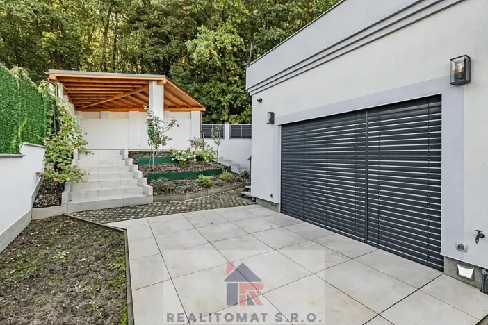 Prodej vily, Praha - Komořany, Pod lesem, 770 m2