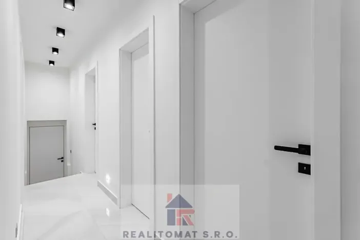 Prodej vily, Praha - Komořany, Pod lesem, 770 m2