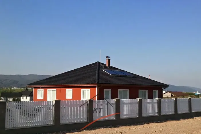 Prodej rodinného domu, Píšťany, 160 m2