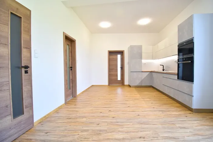 Pronájem bytu 2+kk, Chomutov, Žižkovo náměstí, 59 m2