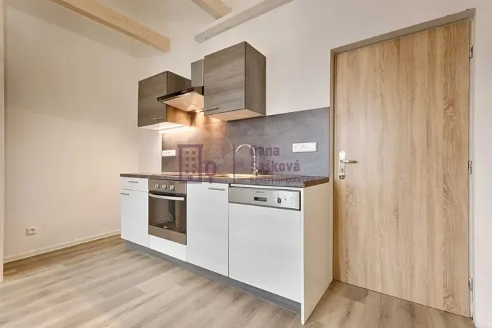 Pronájem bytu 2+kk, Jindřichův Hradec, 49 m2