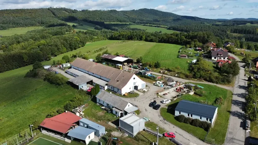 Prodej výrobních prostor, Luhačovice, 1700 m2