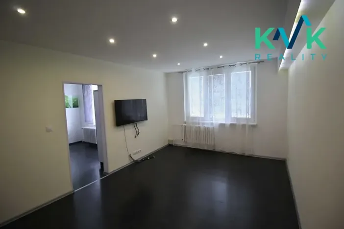 Prodej bytu 3+1, Karlovy Vary, Krušnohorská, 68 m2