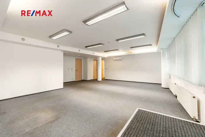 Pronájem kanceláře, Praha - Smíchov, Kováků, 103 m2