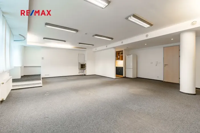 Pronájem kanceláře, Praha - Smíchov, Kováků, 103 m2