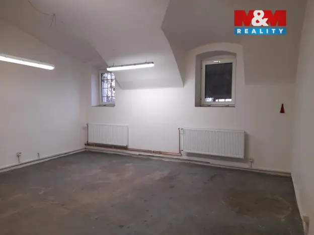Pronájem skladu, Lešná, 220 m2