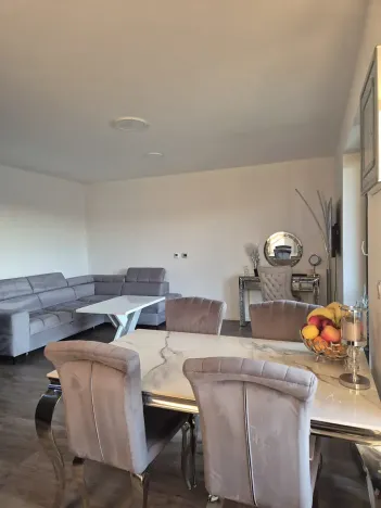 Pronájem bytu 2+kk, Hluboká nad Vltavou, Potoční, 57 m2