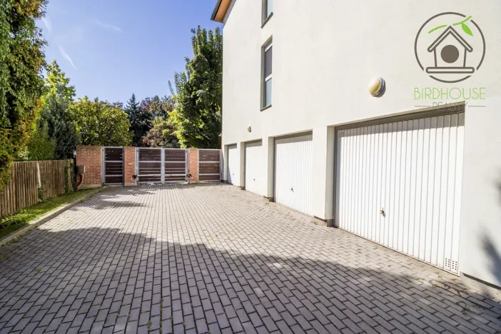 Prodej bytu 3+1, Praha - Suchdol, Brandejsovo náměstí, 116 m2