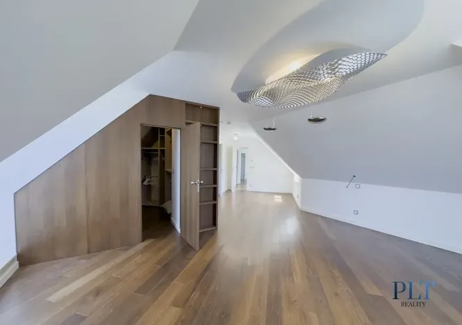 Pronájem vily, Babice, Starobabická, 728 m2