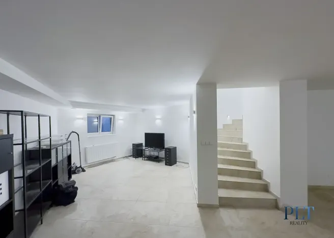 Pronájem vily, Babice, Starobabická, 728 m2