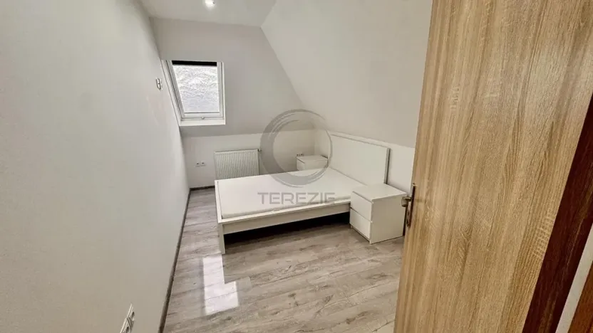 Pronájem bytu 2+1, Chomutov, Karlovarská, 81 m2