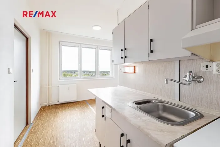 Pronájem bytu 1+1, Jindřichův Hradec, sídliště Vajgar, 43 m2