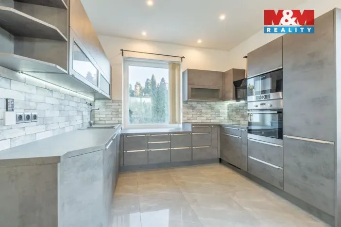 Prodej rodinného domu, Praha - Újezd nad Lesy, Velimská, 250 m2