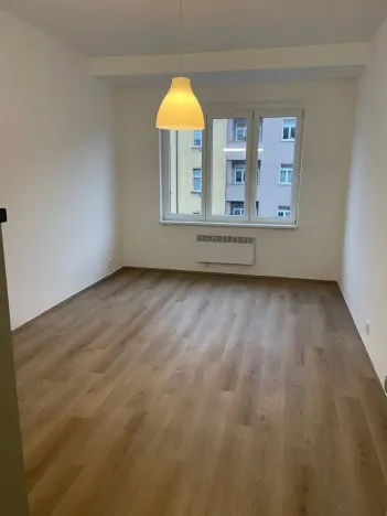Pronájem bytu 1+kk, Praha - Nusle, Kloboučnická, 28 m2