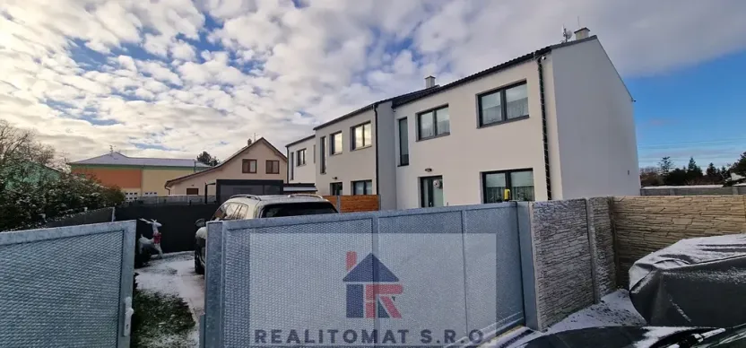 Pronájem rodinného domu, Chrášťany, 108 m2