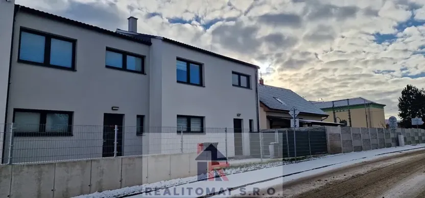 Pronájem rodinného domu, Chrášťany, 108 m2