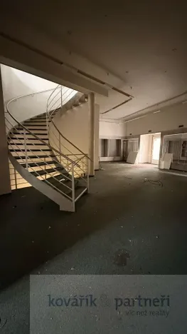 Prodej obchodního prostoru, Rumburk, Třída 9. května, 300 m2