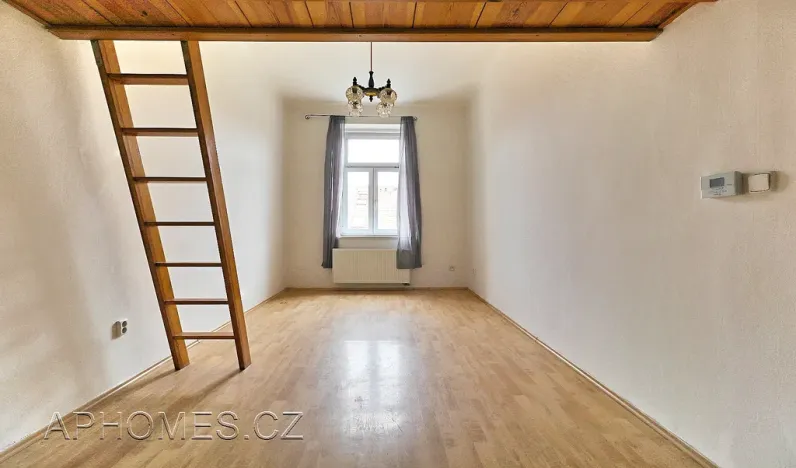 Pronájem bytu 1+1, Praha - Smíchov, Kováků, 36 m2