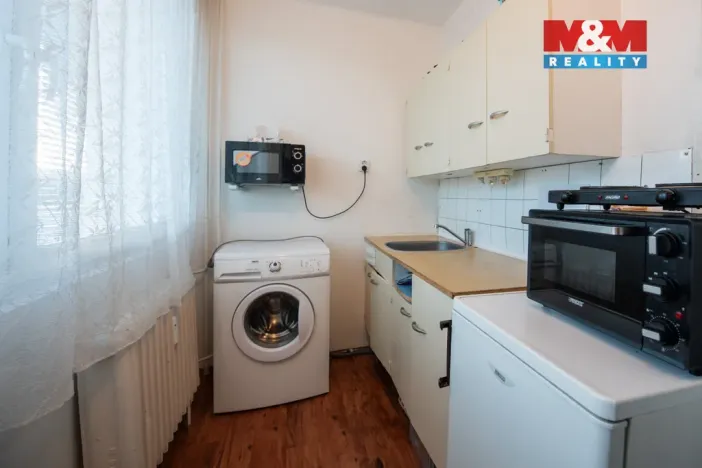 Pronájem bytu 1+kk, Dvůr Králové nad Labem, Macharova, 26 m2