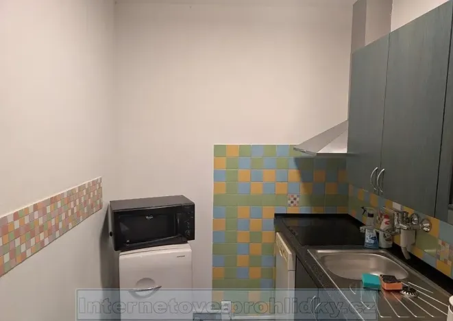 Pronájem bytu 2+kk, Praha - Kobylisy, Rajmonova, 46 m2