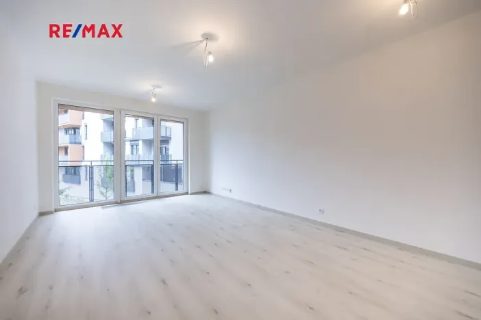 Prodej bytu 1+kk, Praha - Háje, Sochorcova, 33 m2