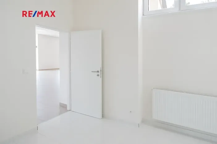 Prodej obchodního prostoru, Kladno, U tržnice, 460 m2