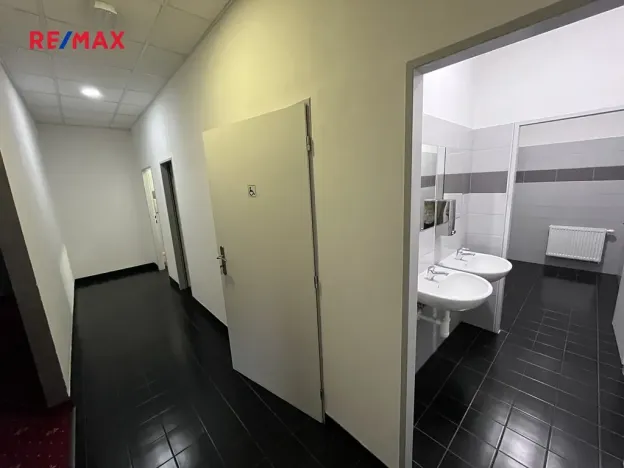 Pronájem obchodního prostoru, Liberec, Ježkova, 487 m2