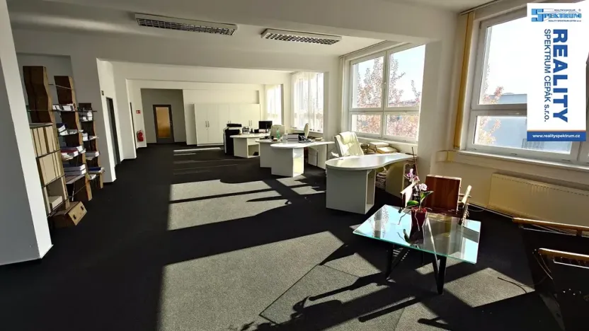 Pronájem kanceláře, Lišov, Hůrecká, 235 m2