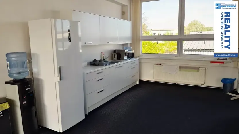 Pronájem kanceláře, Lišov, Hůrecká, 235 m2