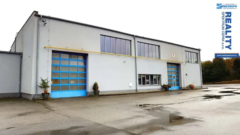 Pronájem výrobních prostor, Lišov, Hůrecká, 2357 m2