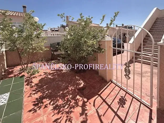 Prodej bytu 3+1, Torrevieja, Španělsko, 65 m2