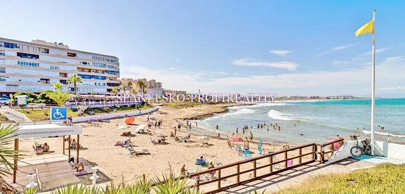 Prodej bytu 3+kk, Torrevieja, Španělsko, 66 m2