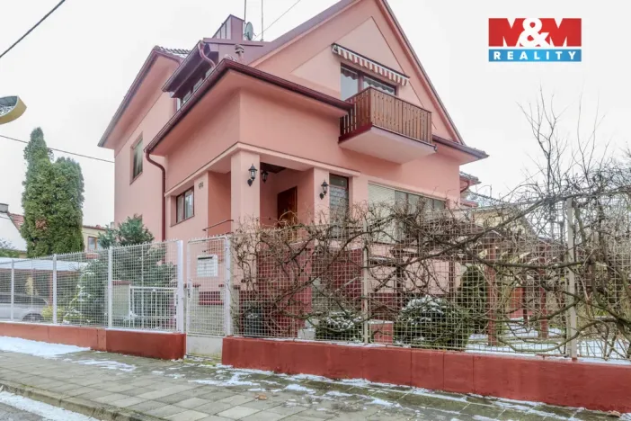 Prodej rodinného domu, Uherské Hradiště, U Stadionu, 300 m2