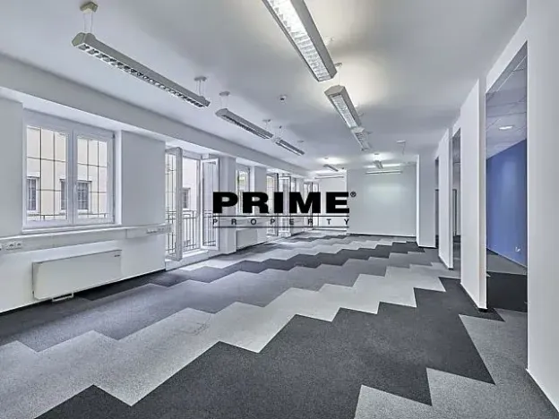 Pronájem kanceláře, Praha - Nové Město, Soukenická, 401 m2